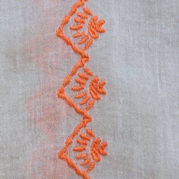 NWOT Vineyard Vines Lightweight Cotton Summer Scarf with Tassles - Picture 6 of 10